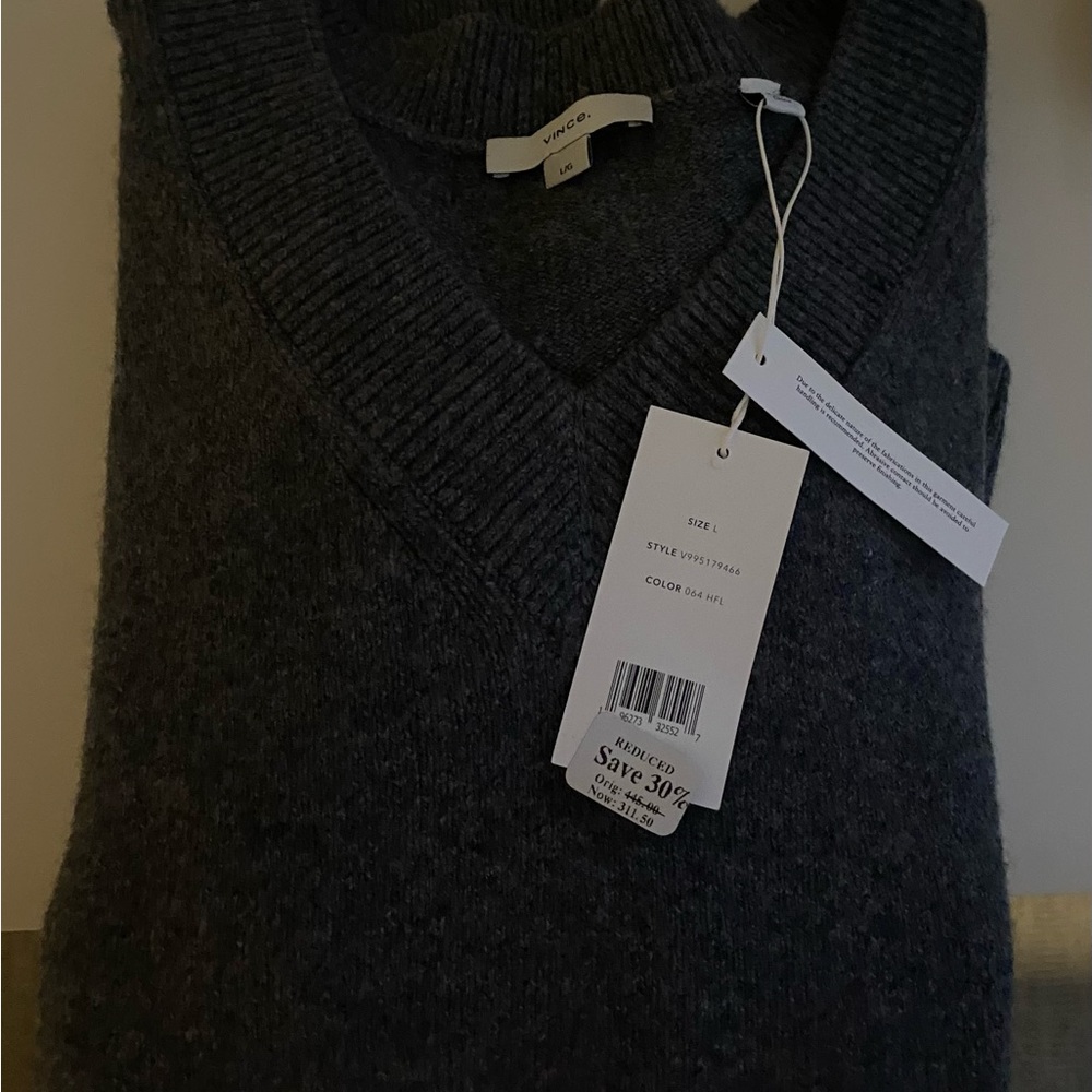 Vince women’s Vneck sweater